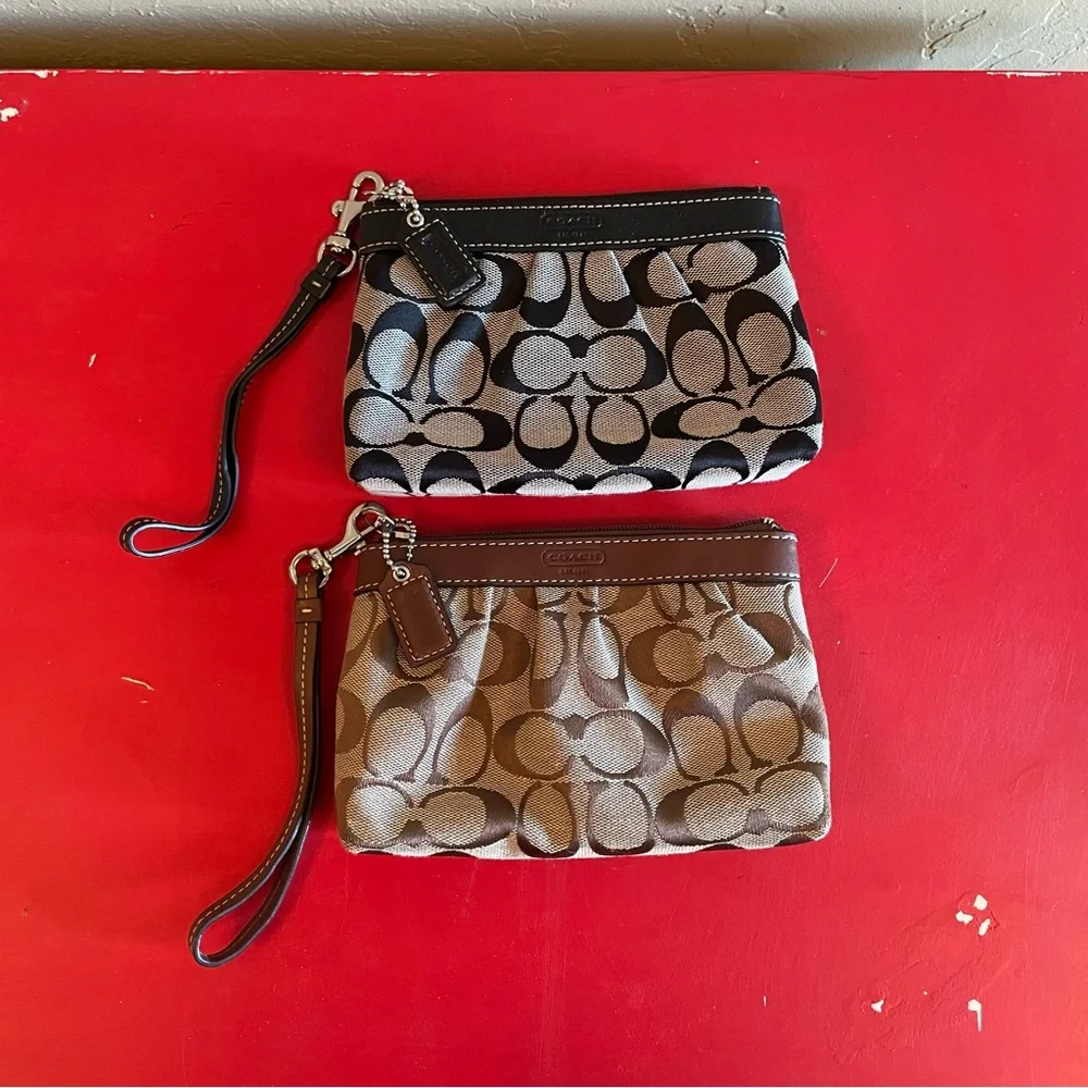 2 Coach signature C Wristlets Brown Black - Picture 2 of 13